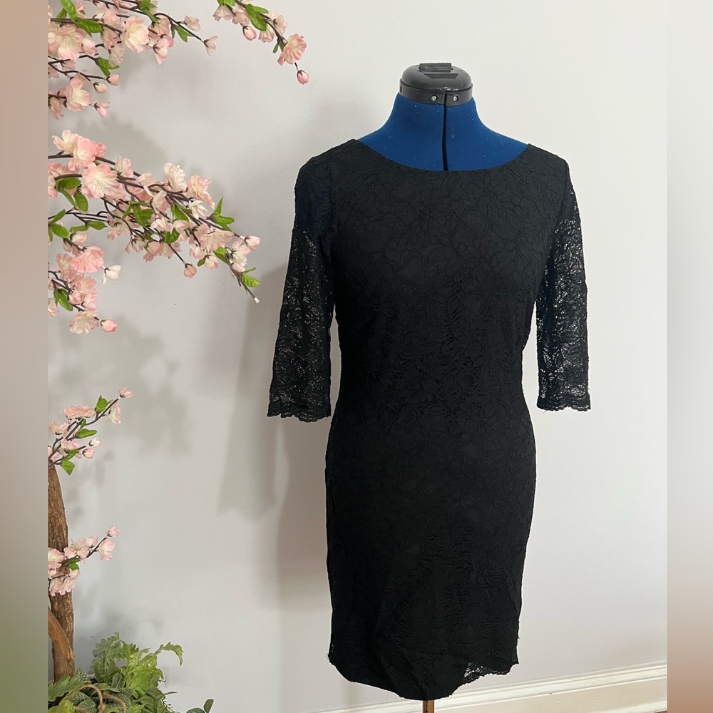 Black 3/4 sleeve lace dress